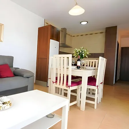 Con Piscina Comunitaria Y Terraza Privada Апартаменты *